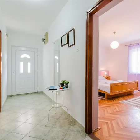 Apartment Rajnovic *